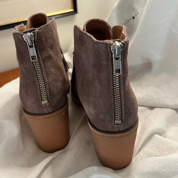 Ugg Corbin crepe sole boot - Picture 3 of 4